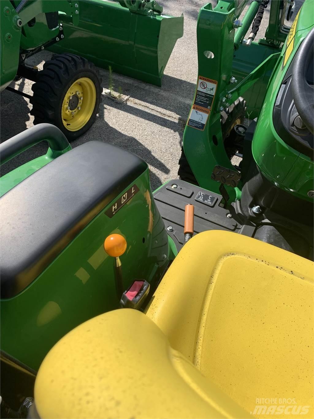 John Deere 3025E Kompaktni (mali) traktori