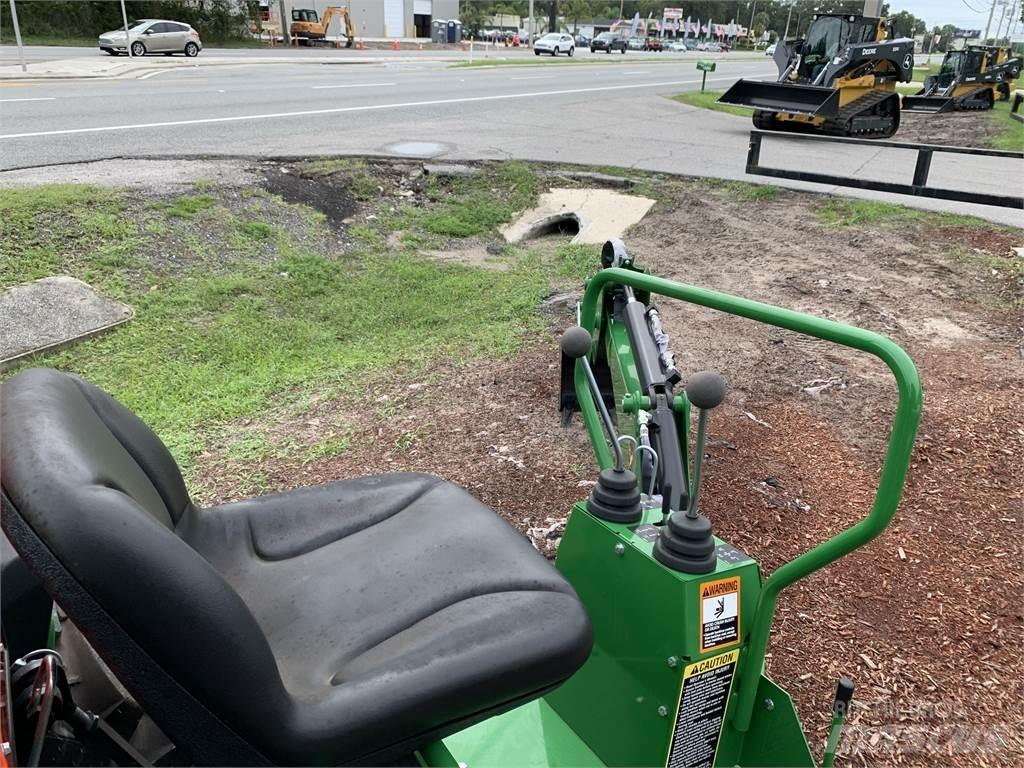 John Deere 3032E Kompaktni (mali) traktori
