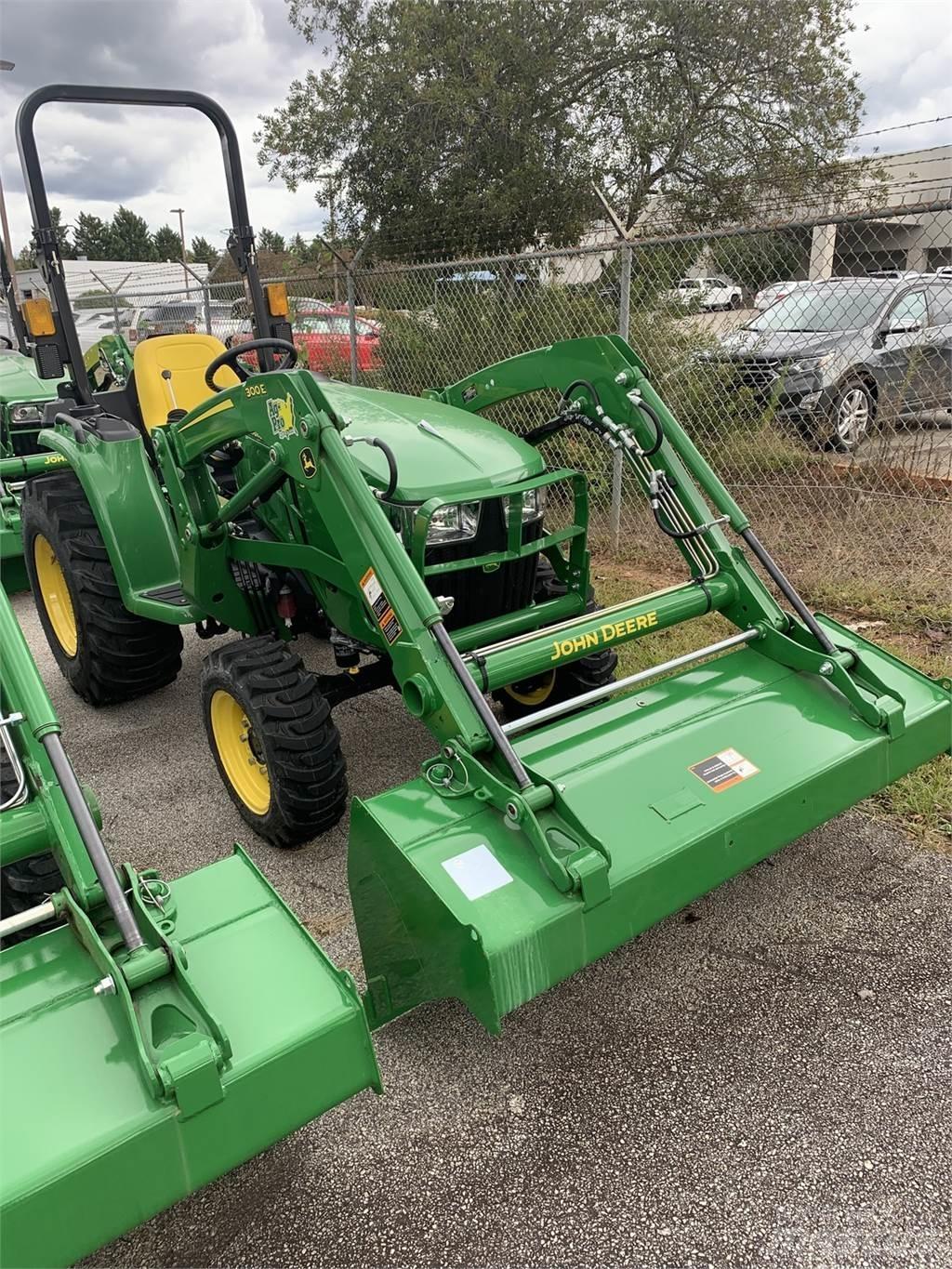 John Deere 3032E Kompaktni (mali) traktori