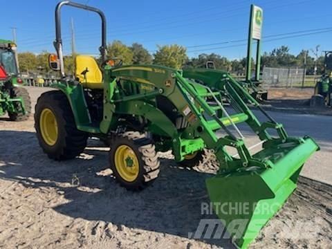 John Deere 3033R Kompaktni (mali) traktori