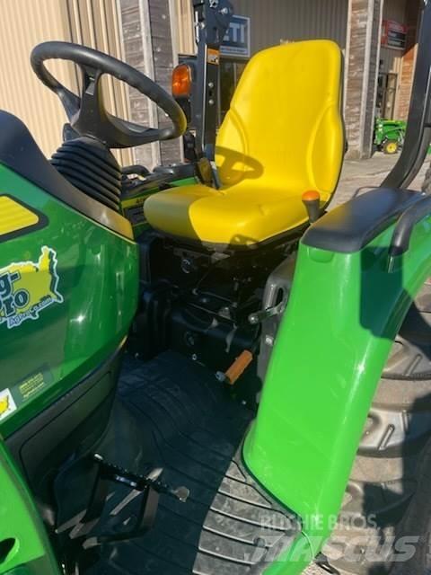 John Deere 3033R Kompaktni (mali) traktori