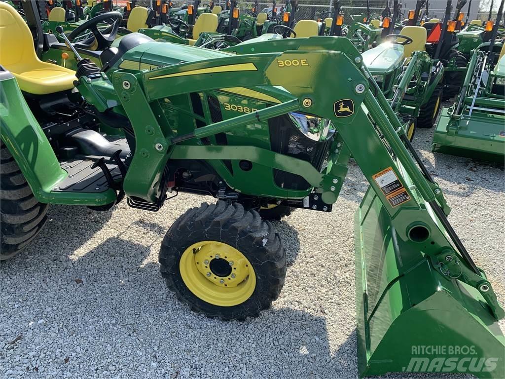 John Deere 3038E Kompaktni (mali) traktori
