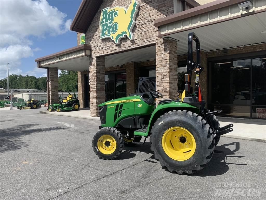 John Deere 3038E Kompaktni (mali) traktori