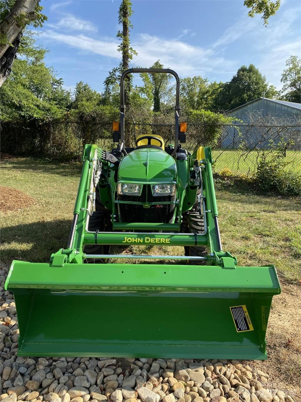 John Deere 3038E Kompaktni (mali) traktori