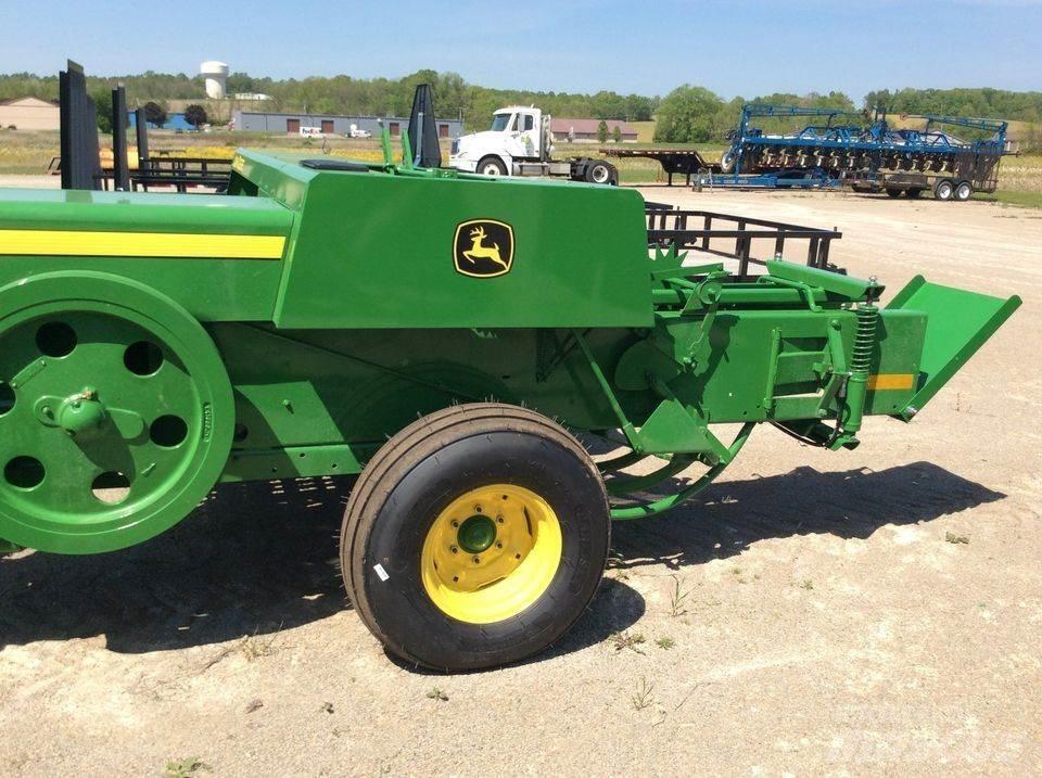 John Deere 348 Balirke za kockaste bale