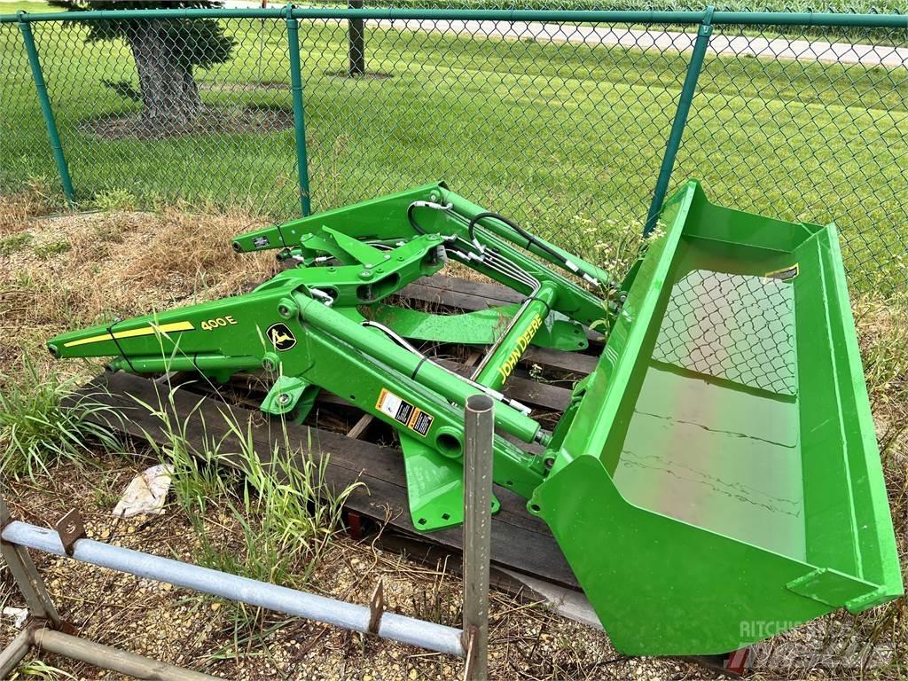 John Deere 400E Traktori