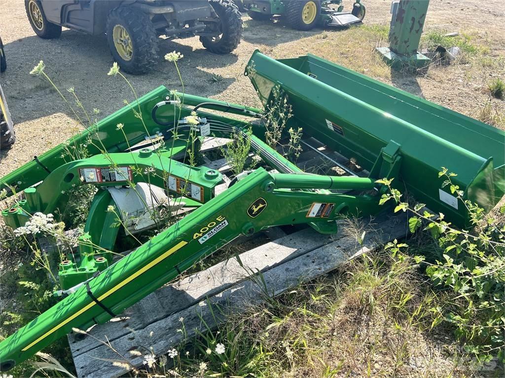 John Deere 400E Traktori