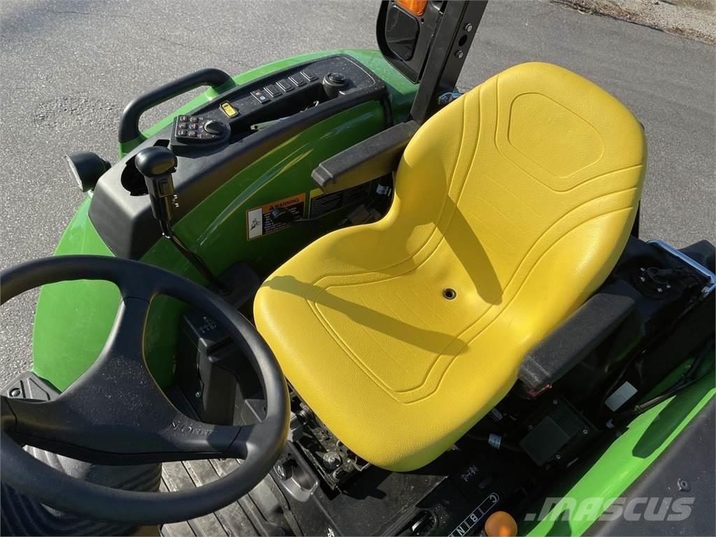 John Deere 4044R Traktori
