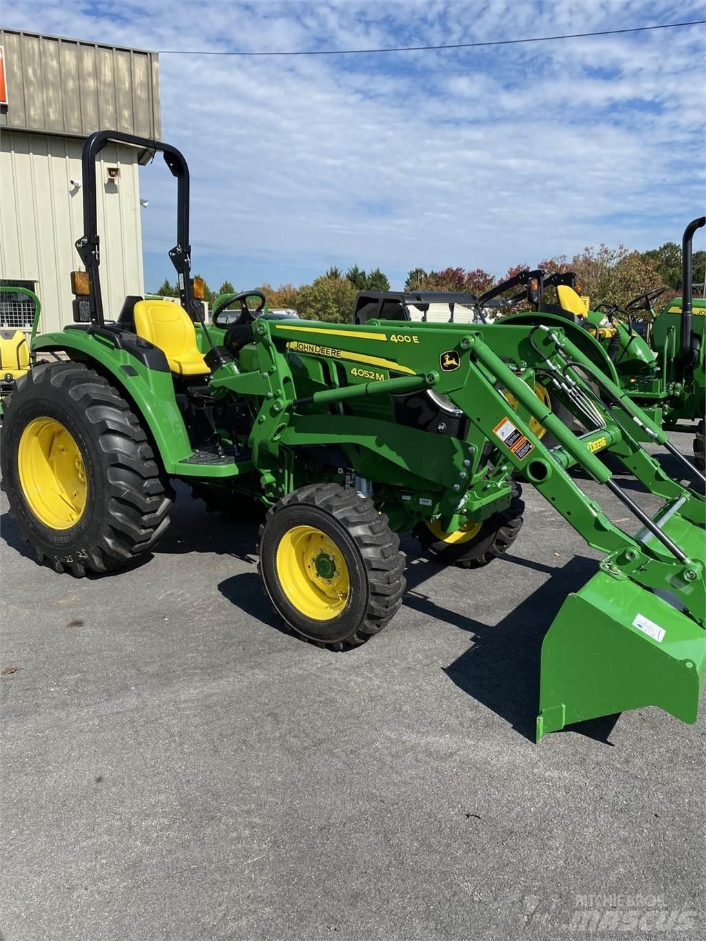 John Deere 4052M Traktori
