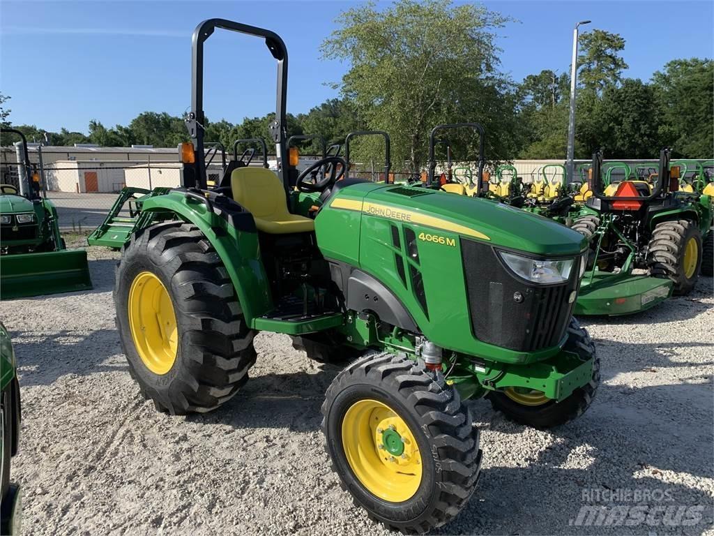 John Deere 4066M Traktori