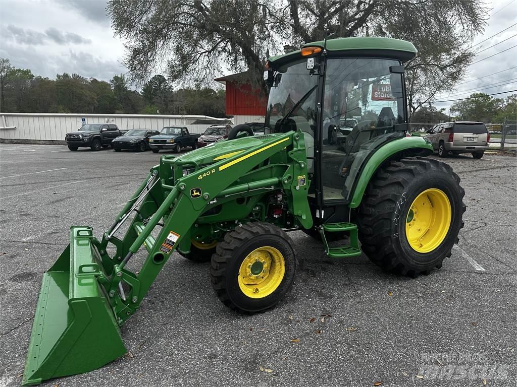 John Deere 4066R Traktori