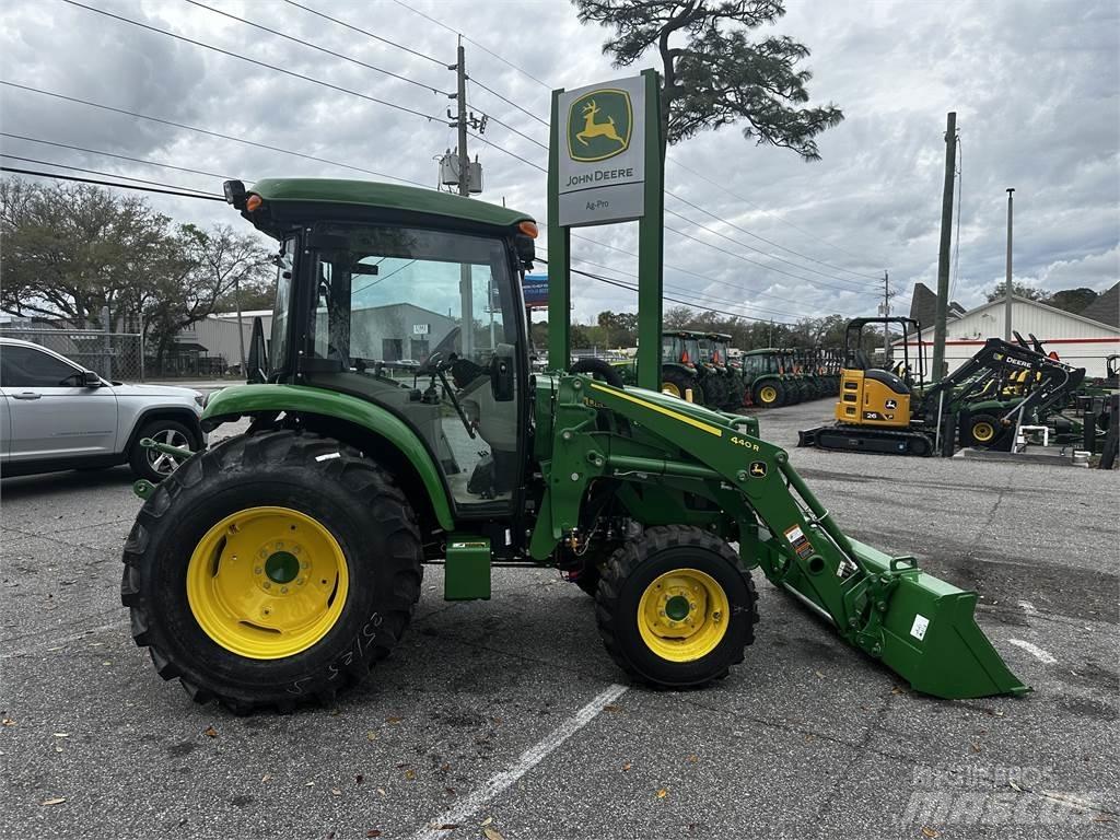 John Deere 4066R Traktori