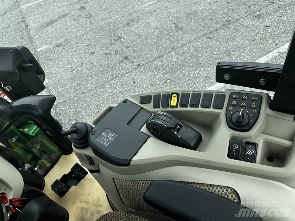 John Deere 4066R Traktori