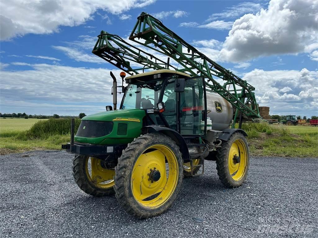 John Deere 4720 Vučene prskalice