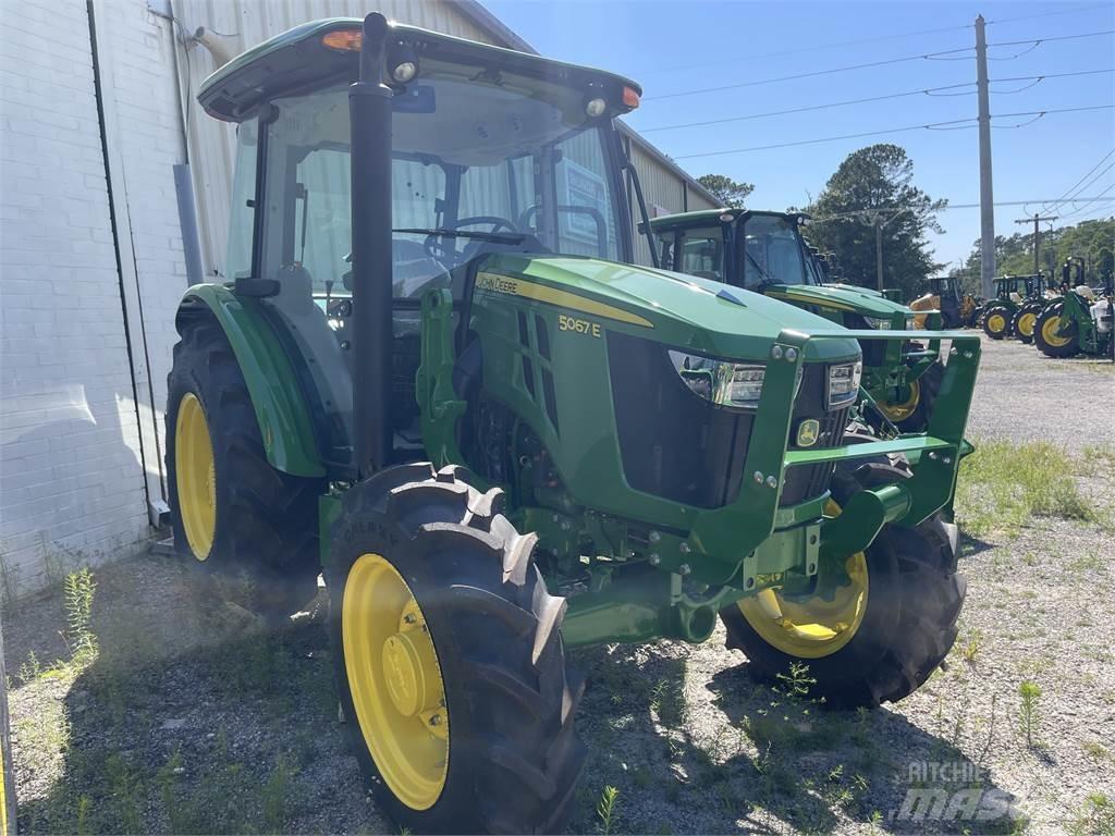 John Deere 5067E Traktori