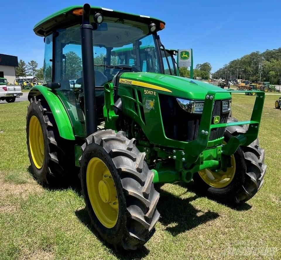 John Deere 5067E Traktori