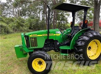 John Deere 5205 Traktori