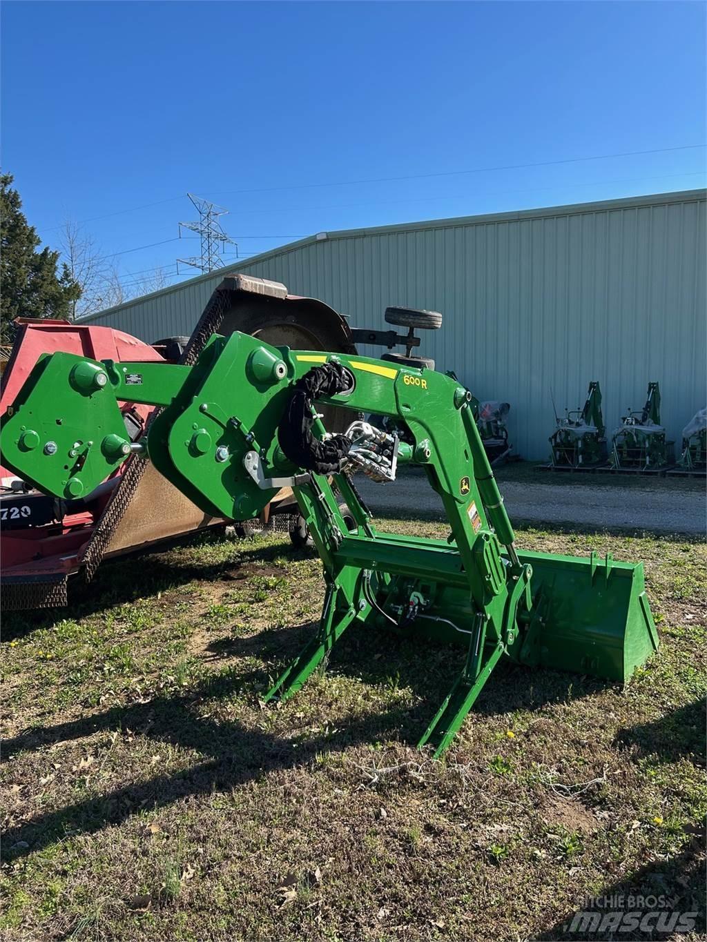 John Deere 600R Traktori