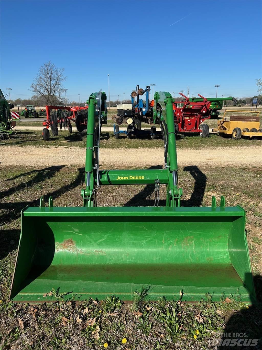 John Deere 600R Traktori
