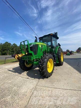 John Deere 6105E Traktori