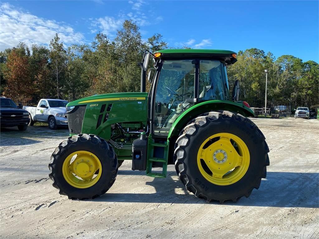 John Deere 6135E Traktori