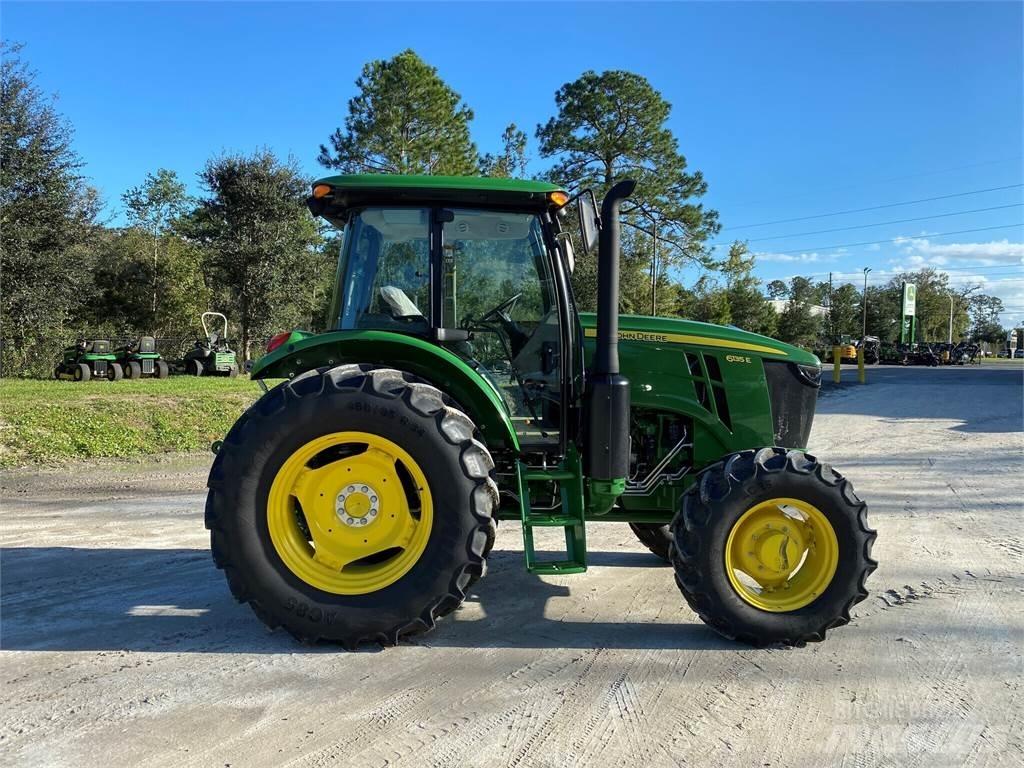 John Deere 6135E Traktori