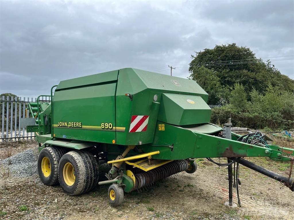 John Deere 690 Balirke za kockaste bale