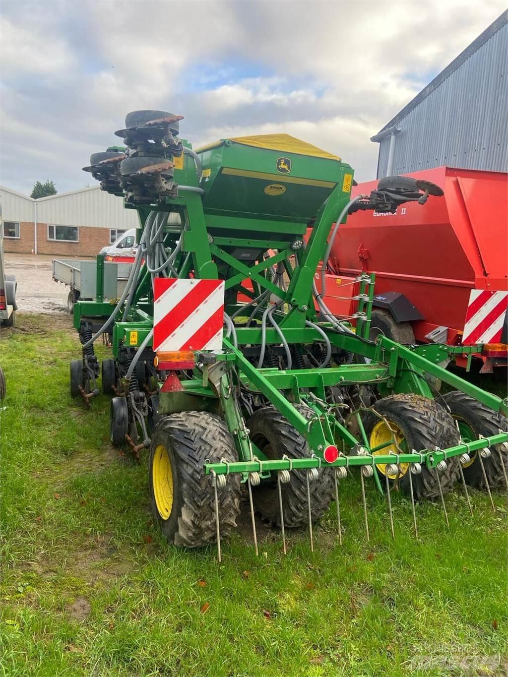 John Deere 750A Sijačice
