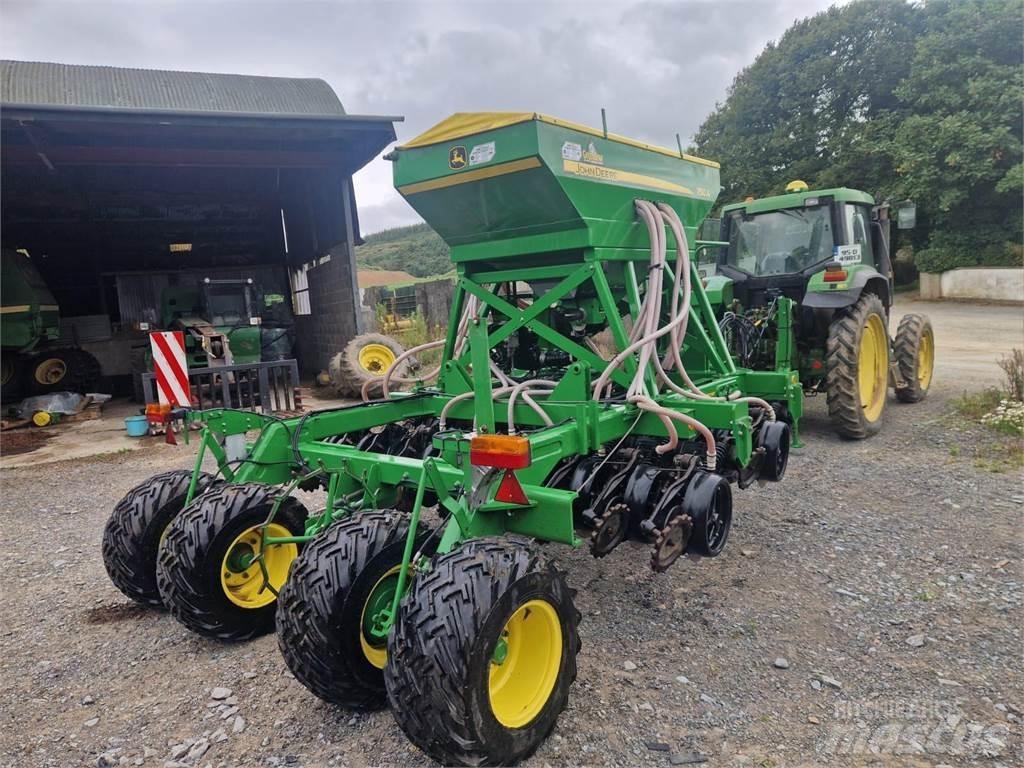 John Deere 750A Sijačice