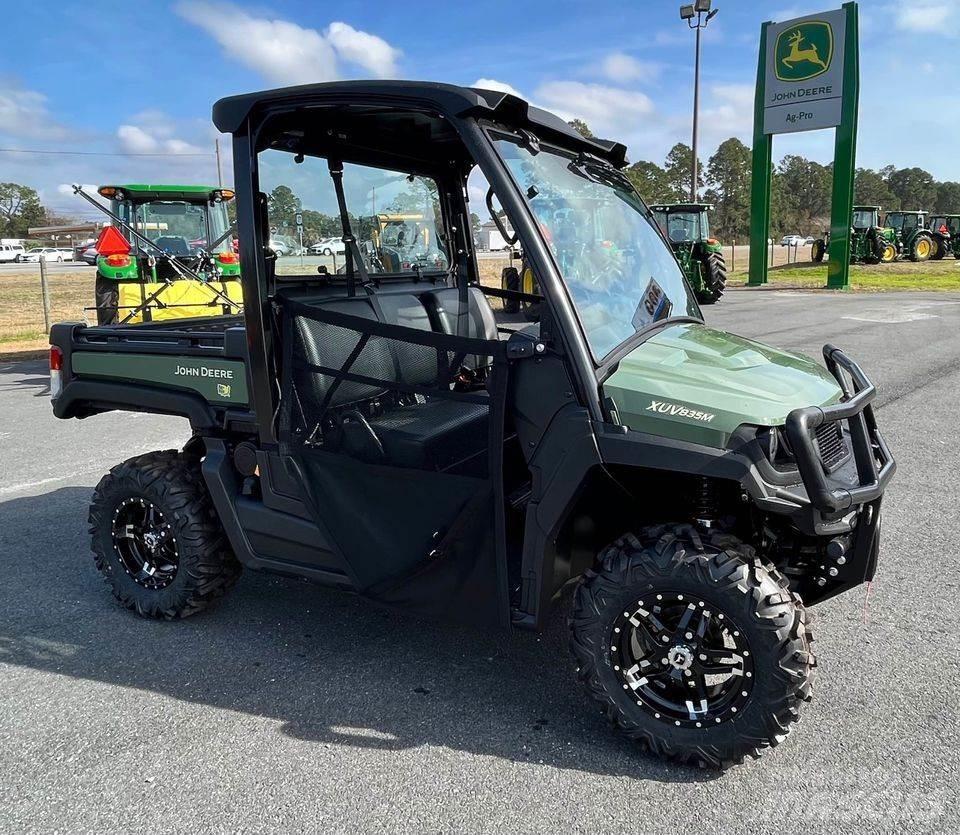John Deere 835M Pomoćni strojevi
