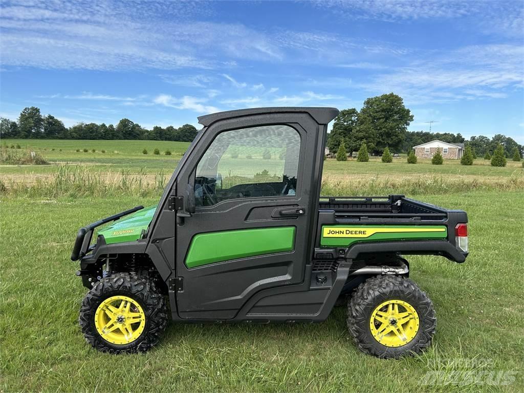 John Deere 835M Pomoćni strojevi