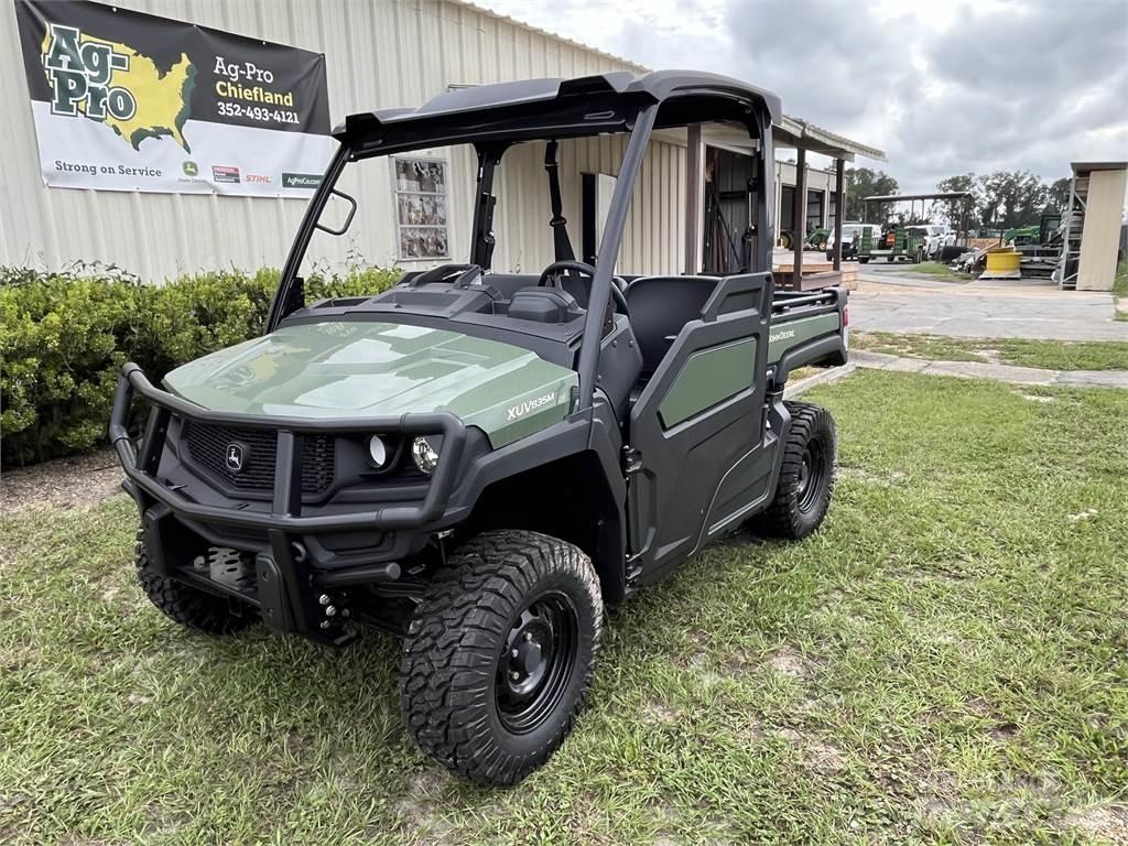 John Deere 835M Pomoćni strojevi