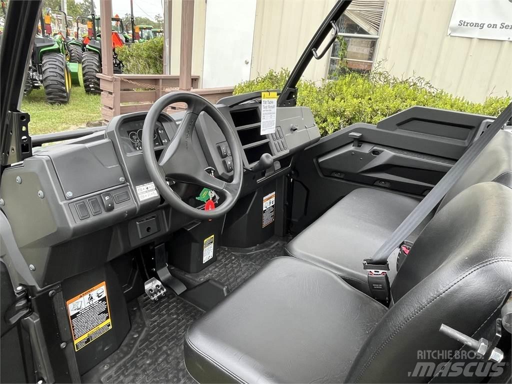 John Deere 835M Pomoćni strojevi