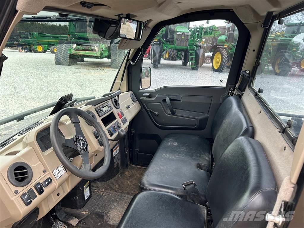 John Deere 835R Pomoćni strojevi
