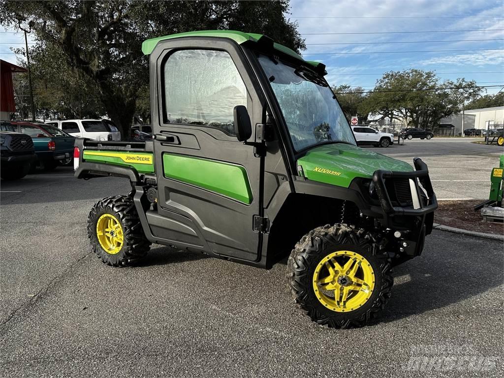 John Deere 835R Pomoćni strojevi
