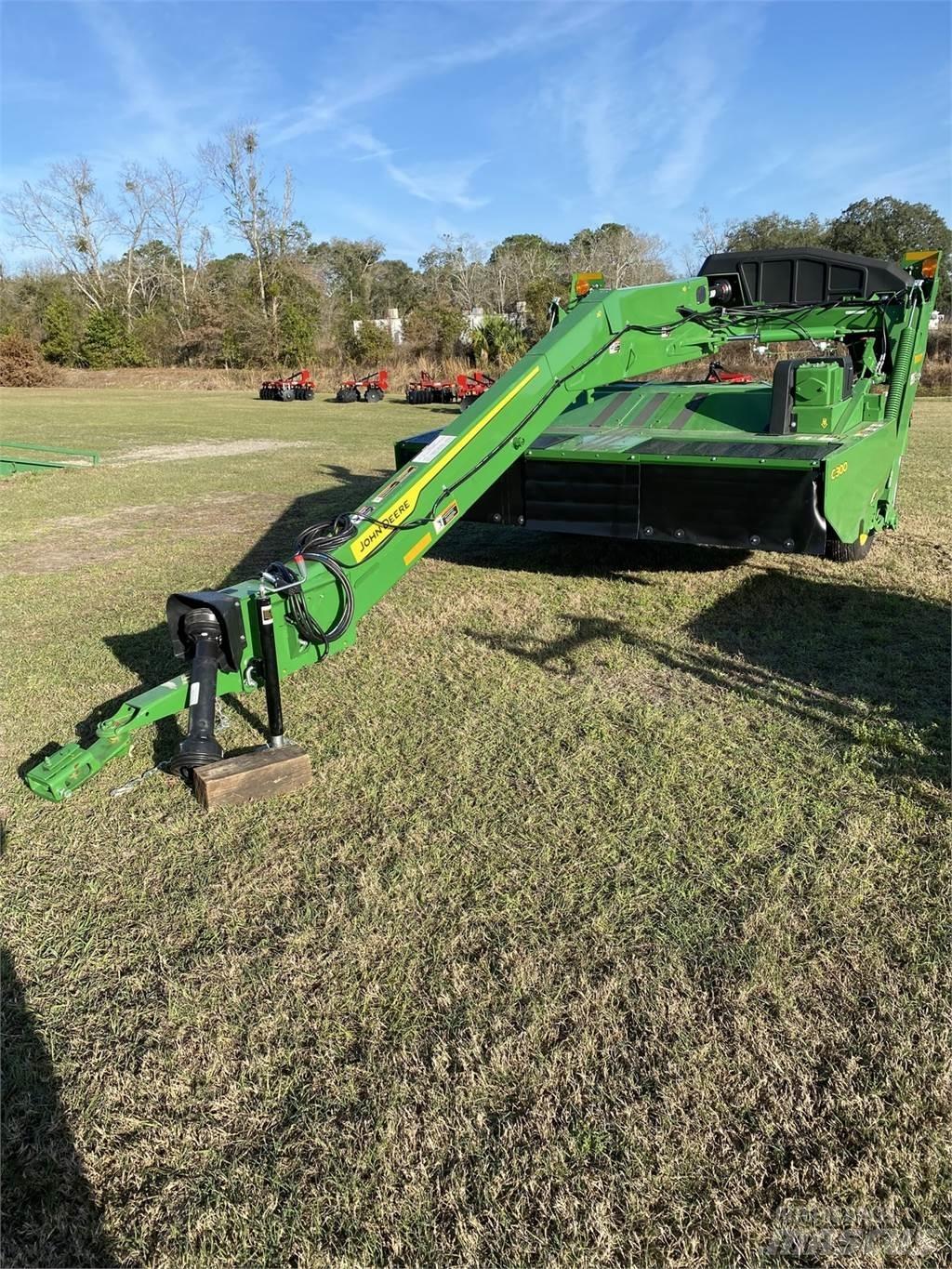 John Deere C300 Uređaji za kosilice