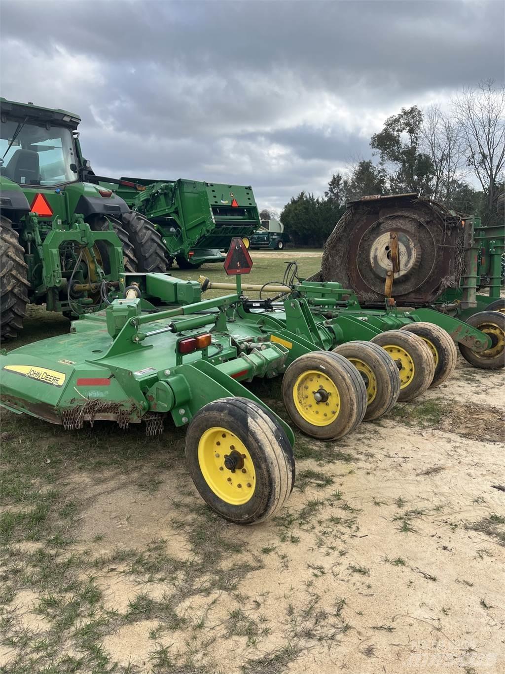 John Deere R15 Rezači za bale, rezači i mašine za odmotavanje bala