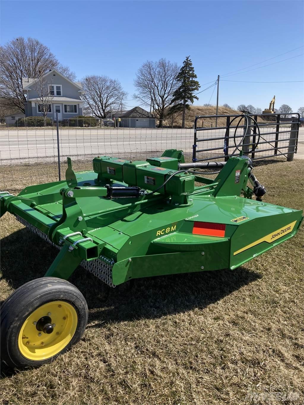 John Deere RC8M Rezači za bale, rezači i mašine za odmotavanje bala