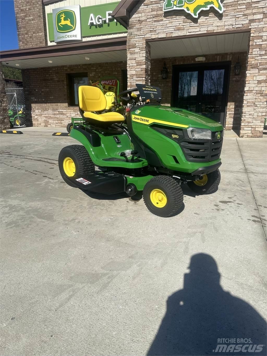 John Deere S110 Traktorske kosilice