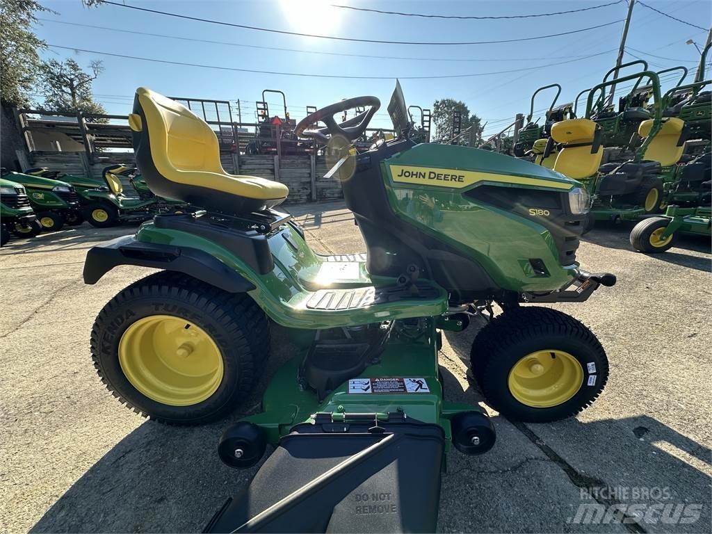 John Deere S180 Kompaktni (mali) traktori
