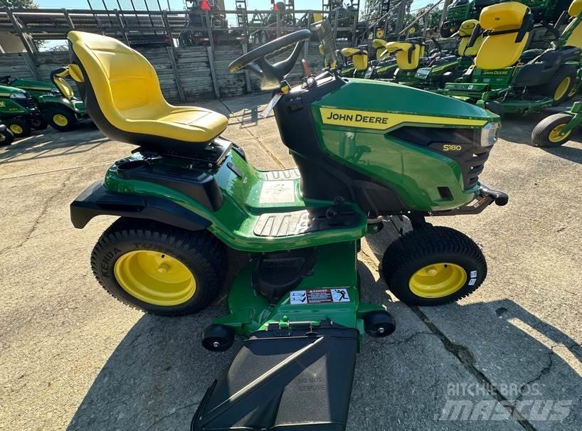John Deere S180 Kompaktni (mali) traktori