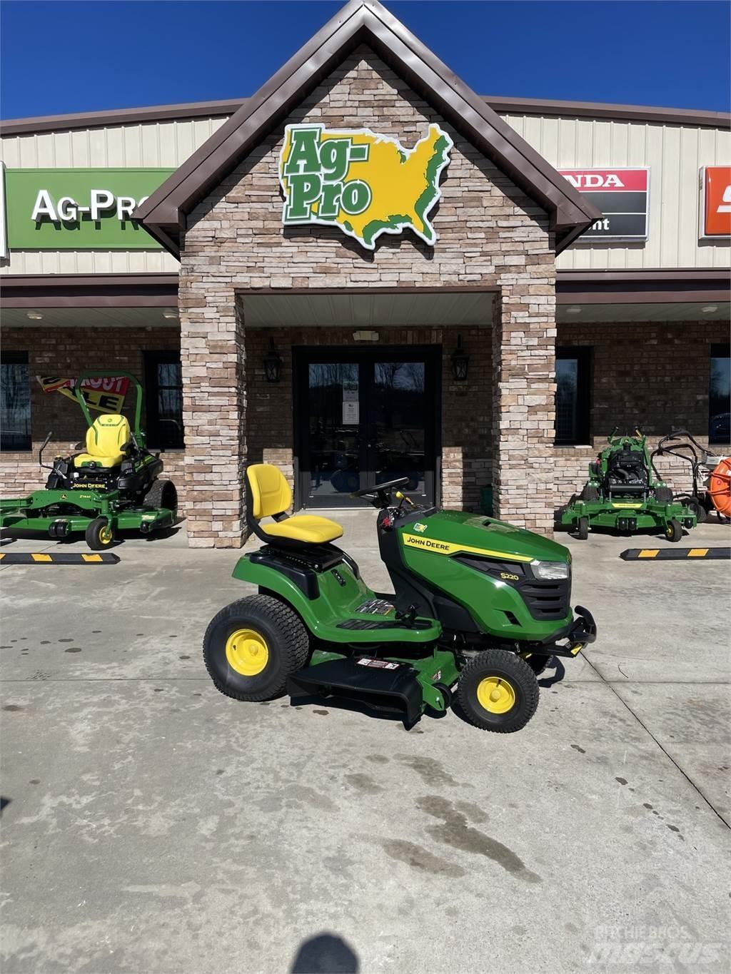 John Deere S220 Traktorske kosilice