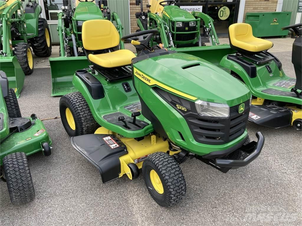 John Deere S220 Kompaktni (mali) traktori