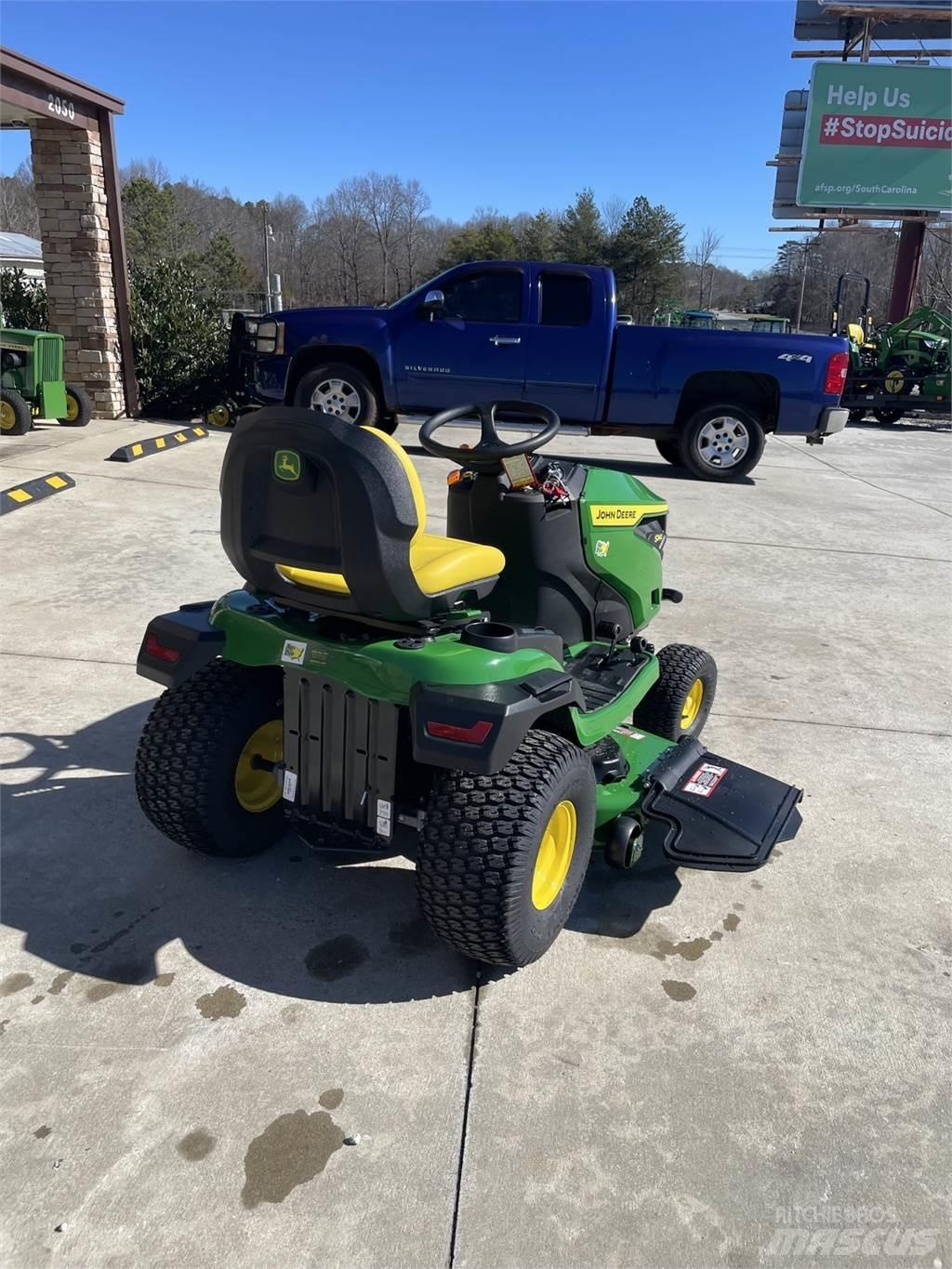 John Deere S240 Kompaktni (mali) traktori