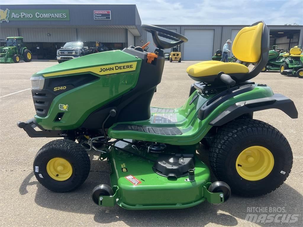 John Deere S240 Kompaktni (mali) traktori