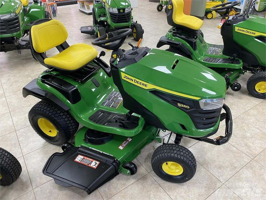 John Deere S240 Kompaktni (mali) traktori