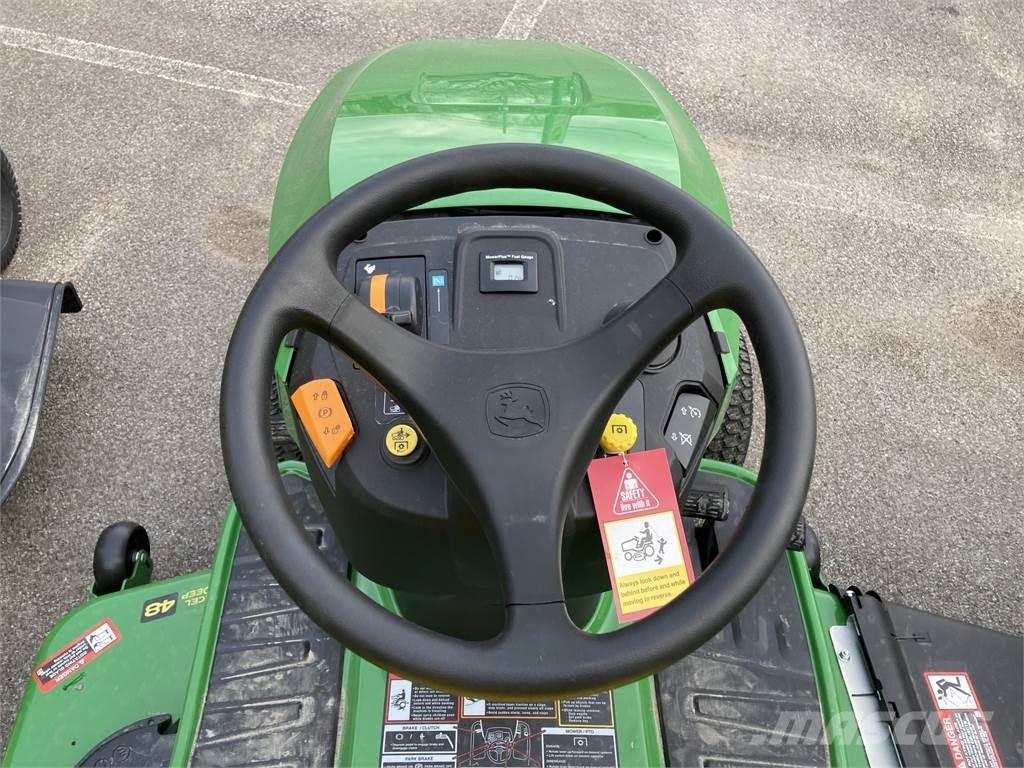 John Deere S240 Kompaktni (mali) traktori