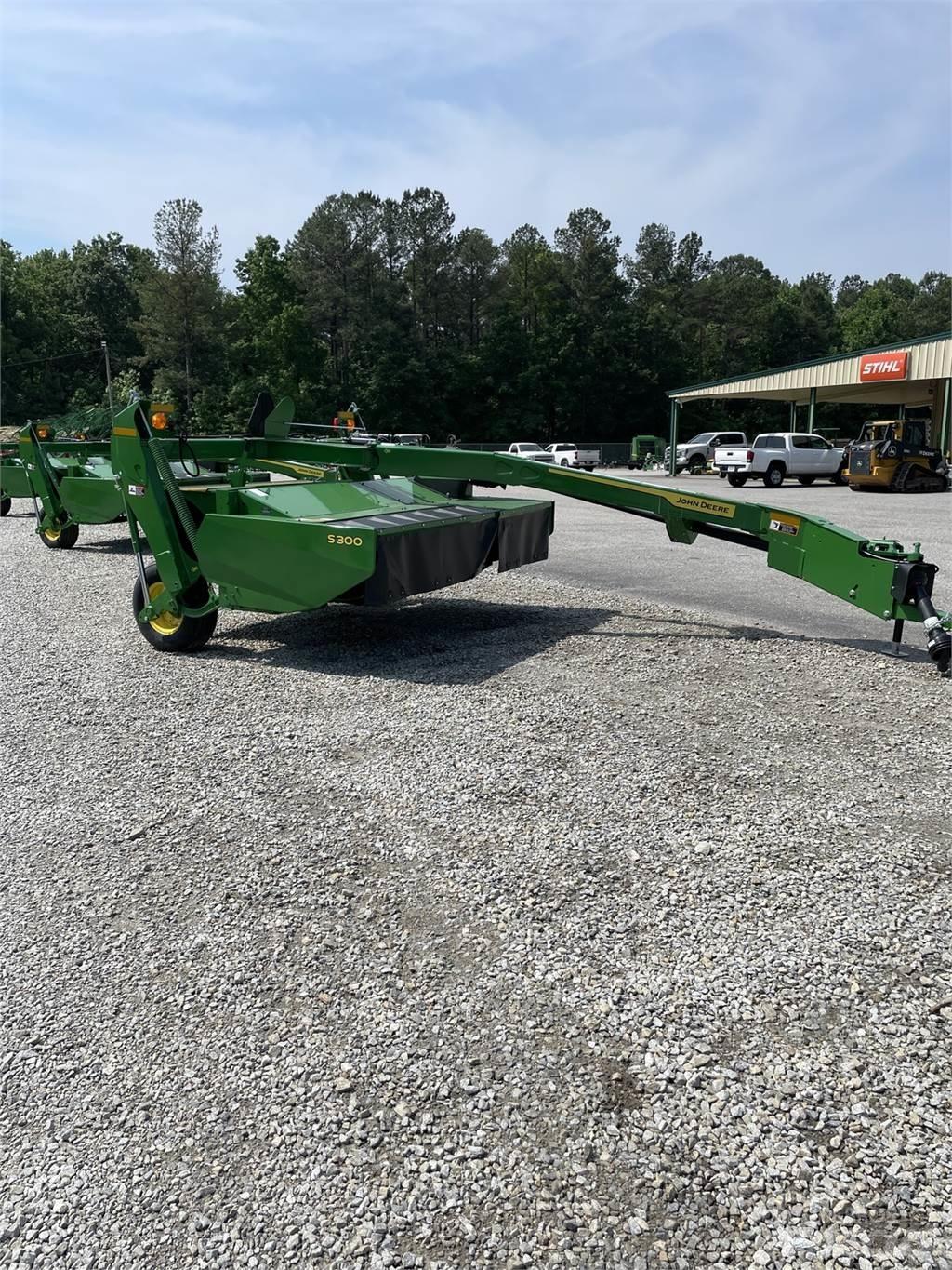 John Deere S300 Uređaji za kosilice