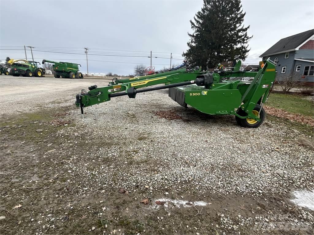 John Deere S300 Uređaji za kosilice