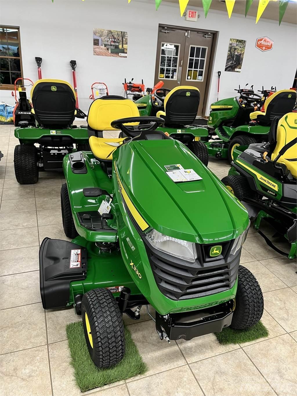 John Deere X330 Kompaktni (mali) traktori